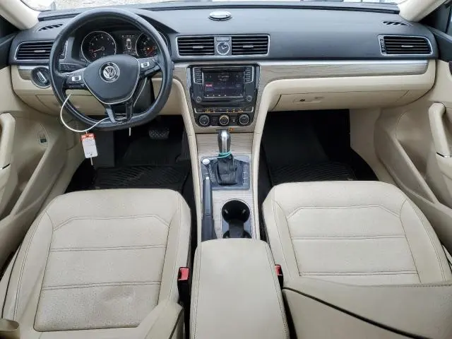 2017 VOLKSWAGEN PASSAT SE  