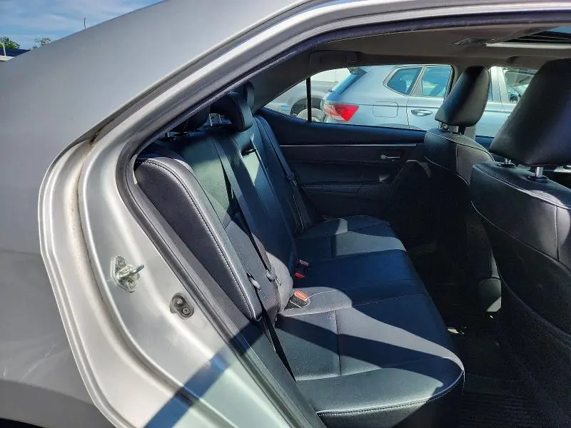 2019 TOYOTA COROLLA XLE  