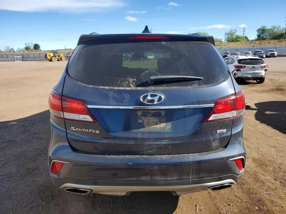 2018 HYUNDAI SANTA FE SE  