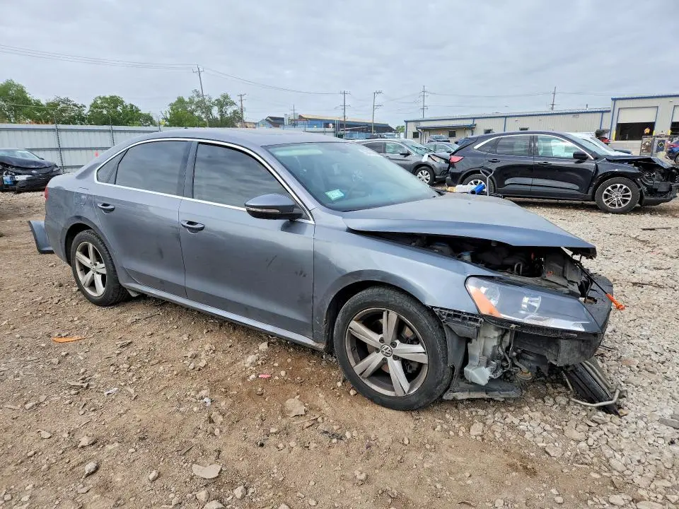 2012 VOLKSWAGEN PASSAT SE  