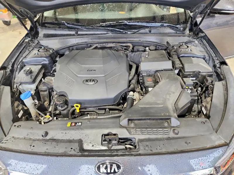 2017 KIA CADENZA PREMIUM  
