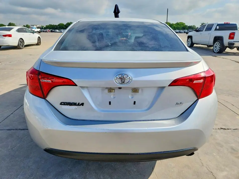 2019 TOYOTA COROLLA SE  