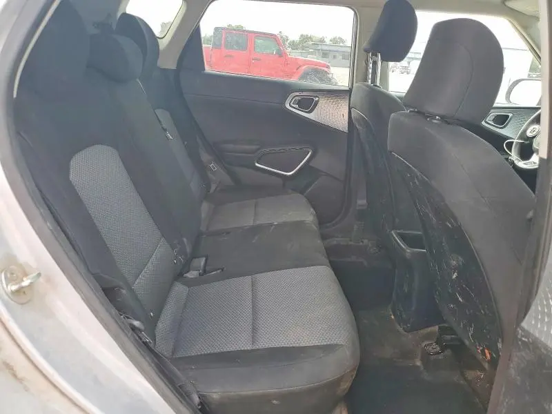 2021 KIA SOUL LX  