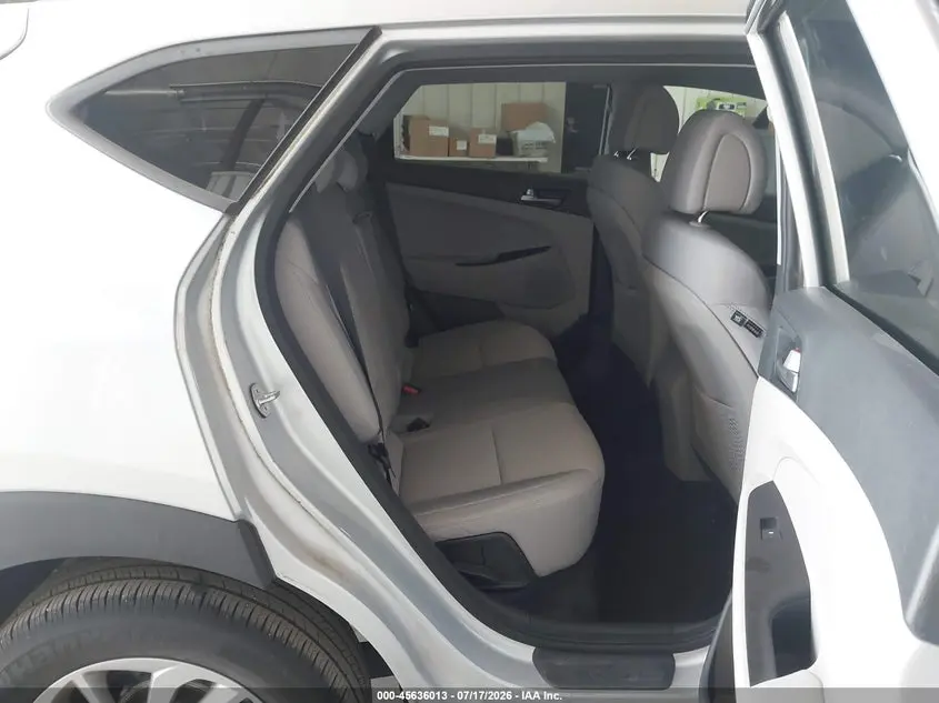 2018 HYUNDAI TUCSON SE