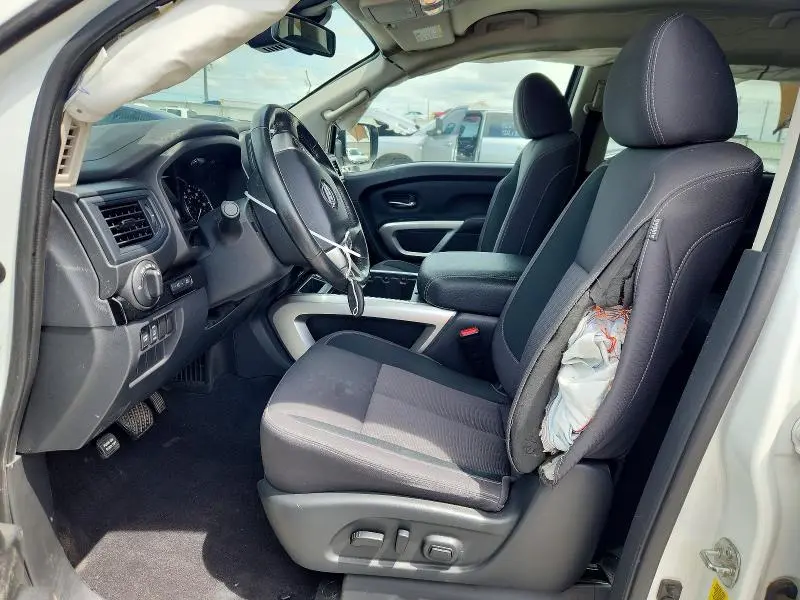 2023 NISSAN TITAN SV  