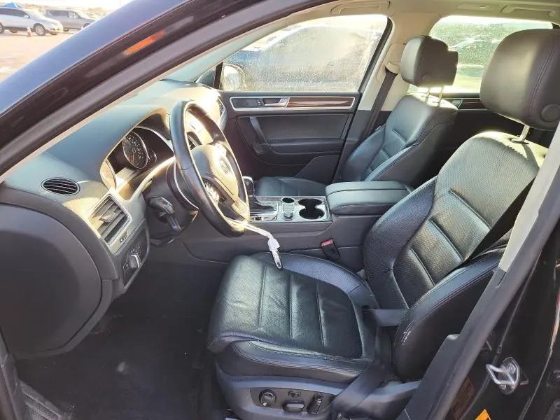 2016 VOLKSWAGEN TOUAREG SPORT  