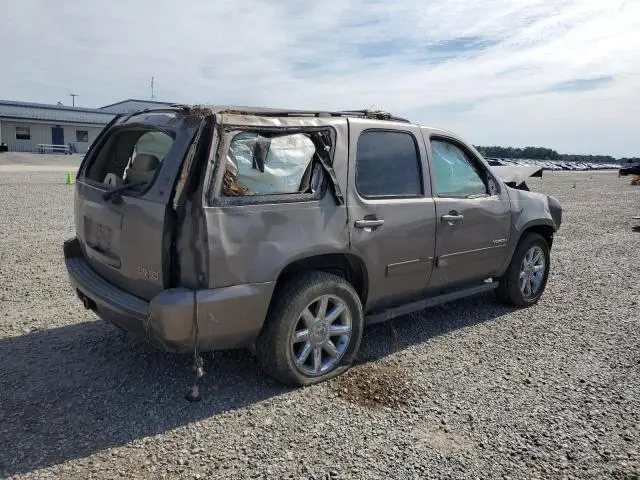 2013 GMC YUKON SLE  