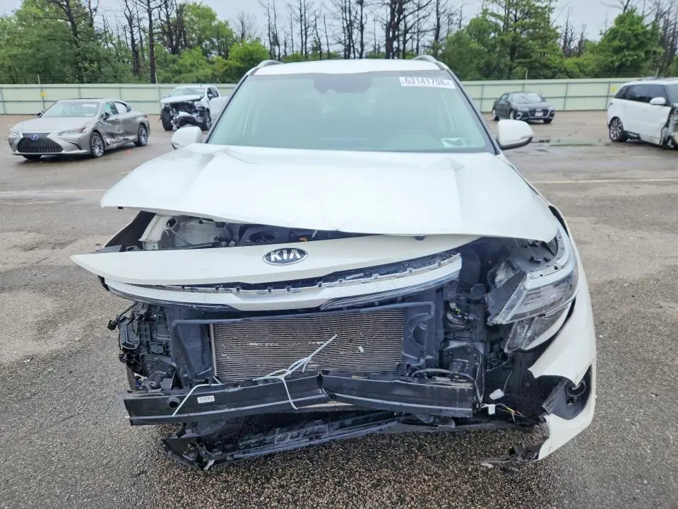 2021 KIA SELTOS S  