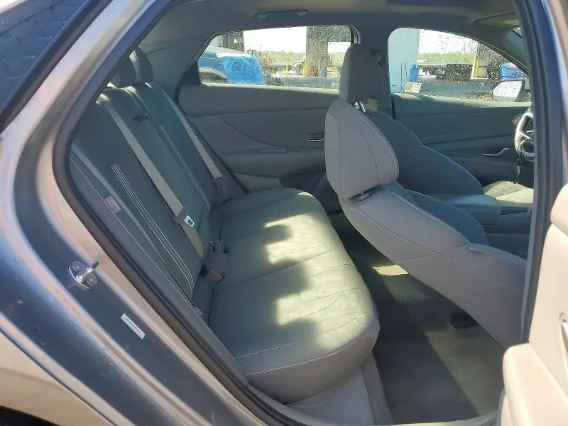 2025 HYUNDAI ELANTRA SEL  