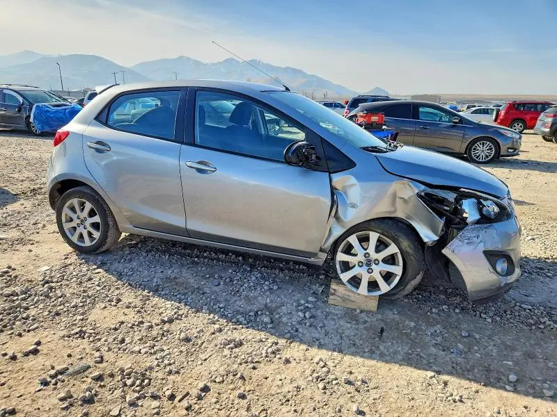 2013 MAZDA MAZDA2   