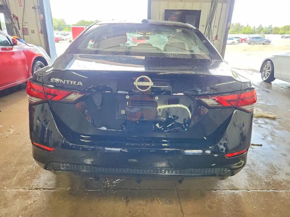 2025 NISSAN SENTRA SV  