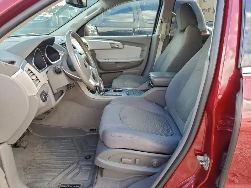 2011 CHEVROLET TRAVERSE LT  