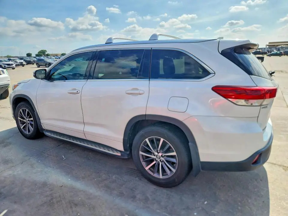 2018 TOYOTA HIGHLANDER XLE  