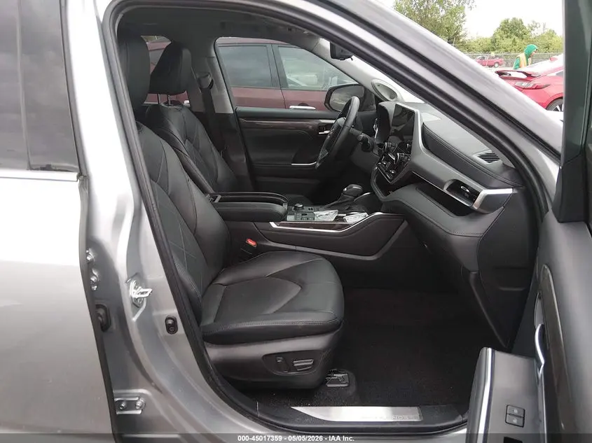2023 TOYOTA HIGHLANDER PLATINUM