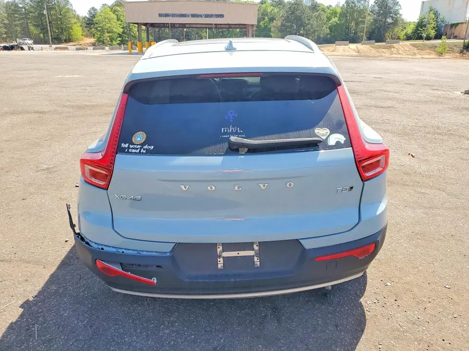 2019 VOLVO XC40 T5 MOMENTUM  