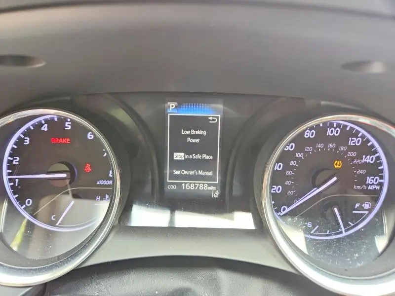 2019 TOYOTA CAMRY SE  
