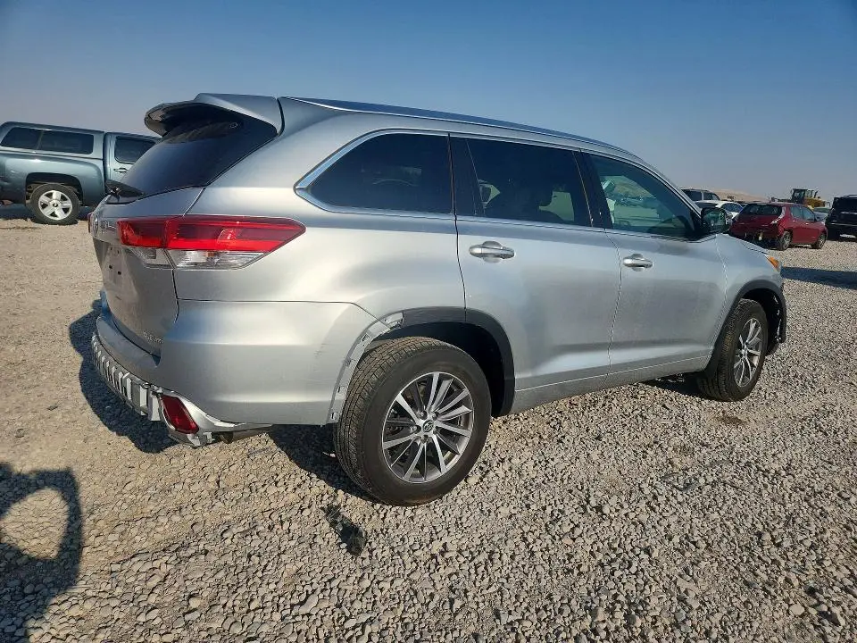 2017 TOYOTA HIGHLANDER XLE  