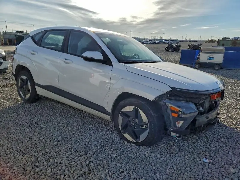 2025 HYUNDAI KONA SE  