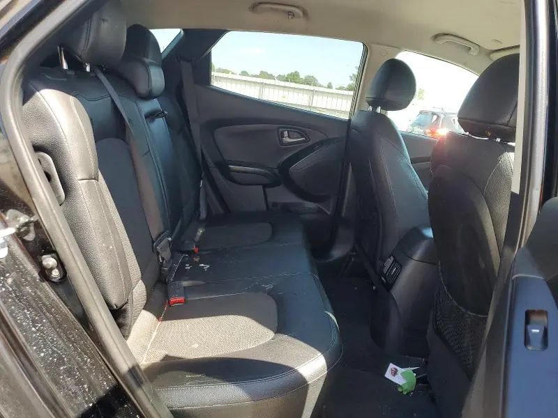 2015 HYUNDAI TUCSON SE  