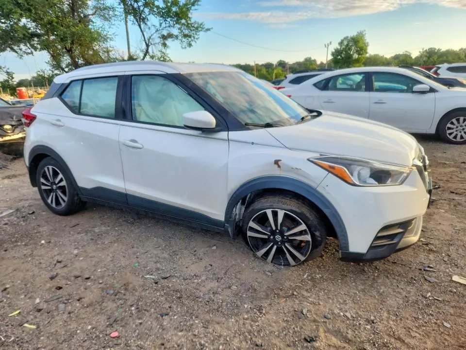 2020 NISSAN KICKS SV  