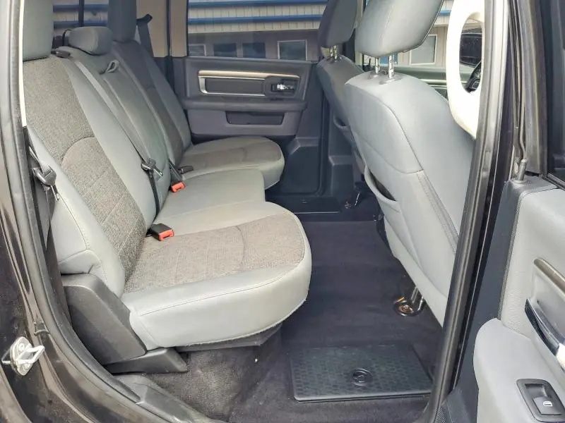 2017 RAM 1500 SLT  