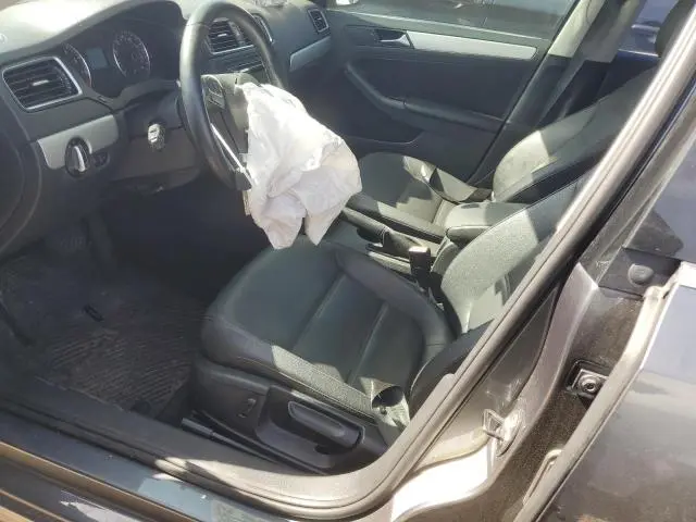 2013 VOLKSWAGEN JETTA SE  