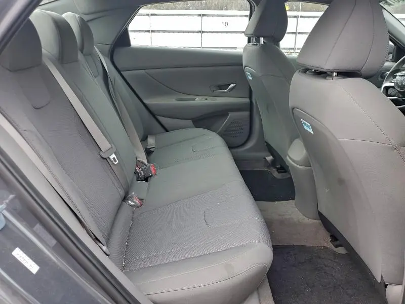 2023 HYUNDAI ELANTRA SE  