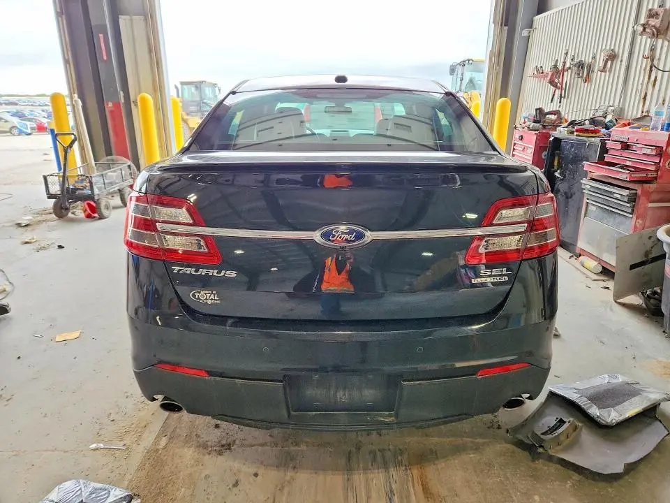 2015 FORD TAURUS SEL  