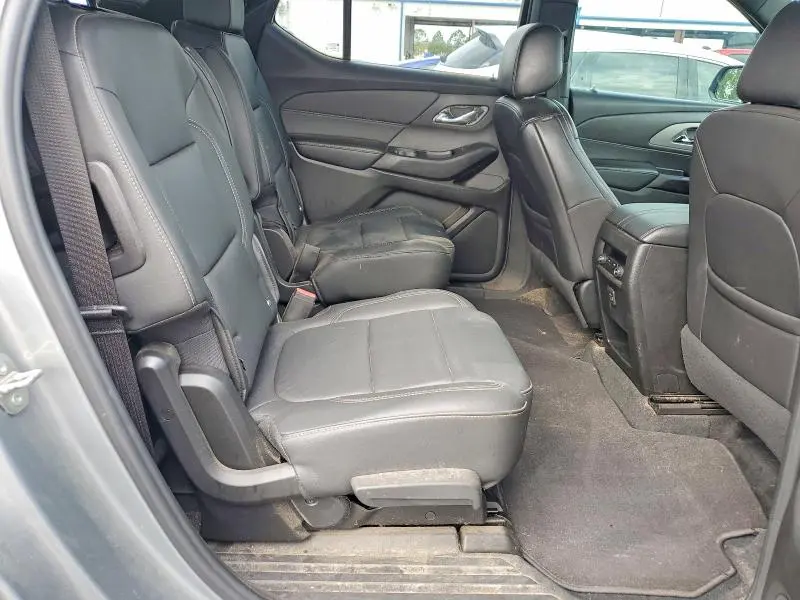 2023 CHEVROLET TRAVERSE LT  