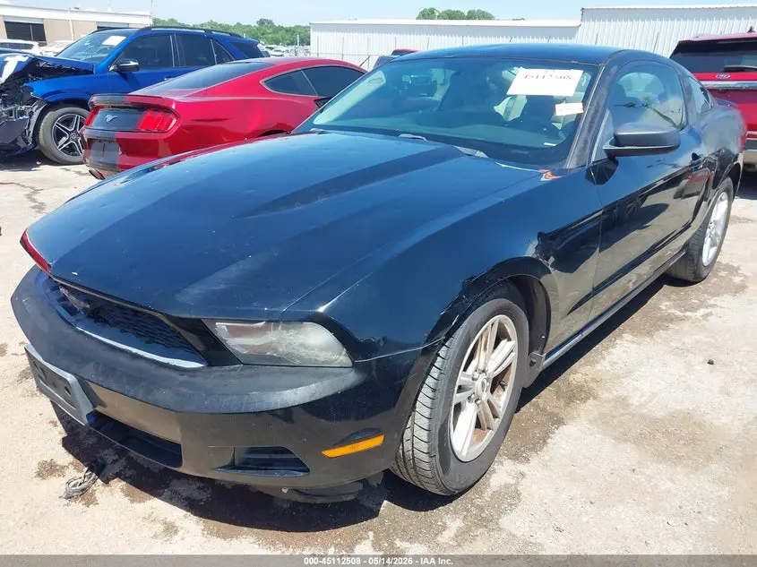 2011 FORD MUSTANG V6