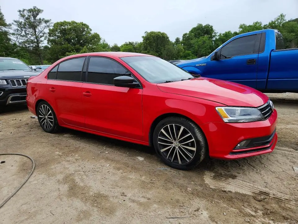 2016 VOLKSWAGEN JETTA SPORT  