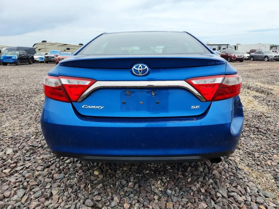 2017 TOYOTA CAMRY SE  