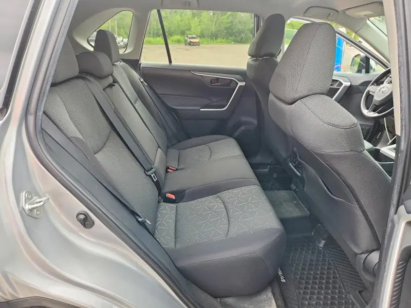 2022 TOYOTA RAV4 LE  