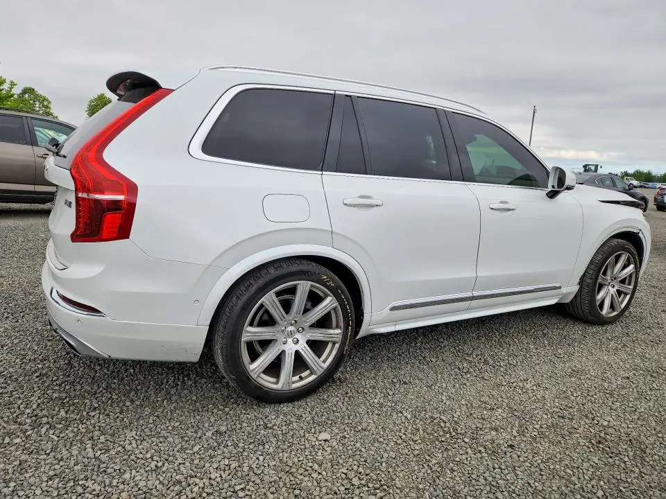2017 VOLVO XC90 T6  