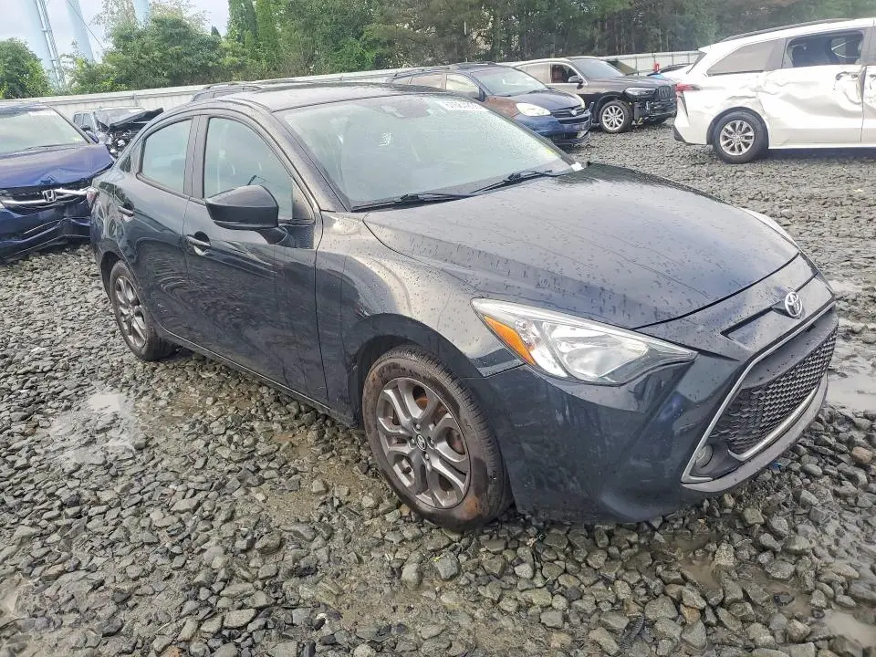 2019 TOYOTA YARIS LE  