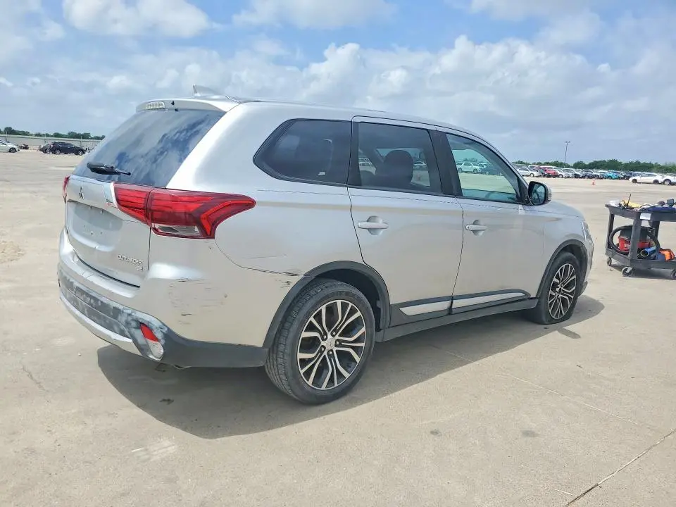 2018 MITSUBISHI OUTLANDER SE  