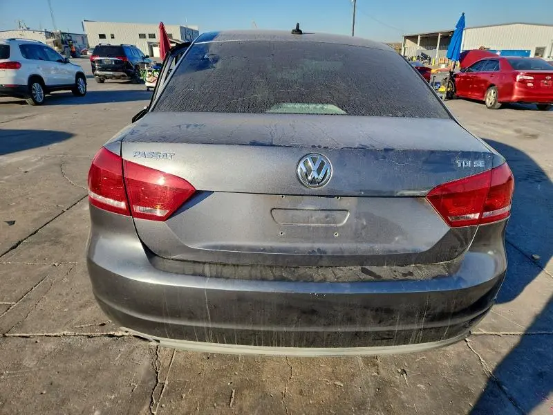2014 VOLKSWAGEN PASSAT SE  