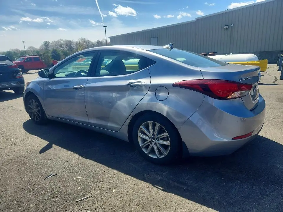 2015 HYUNDAI ELANTRA SE  