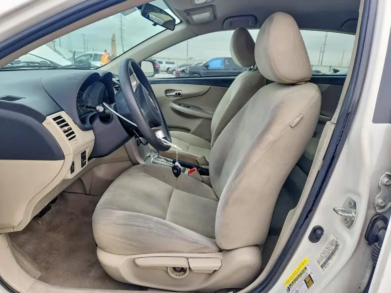 2013 TOYOTA COROLLA LE  