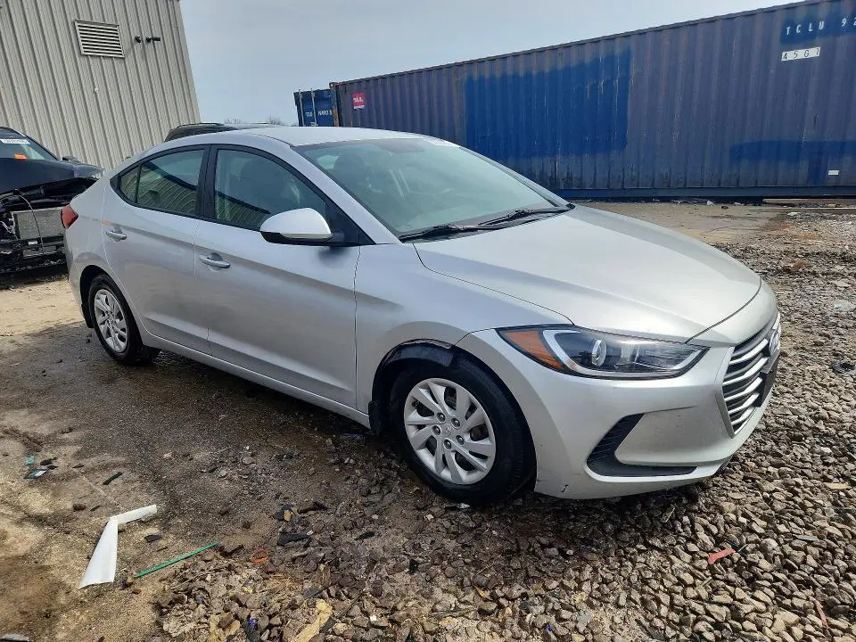2018 HYUNDAI ELANTRA SE  