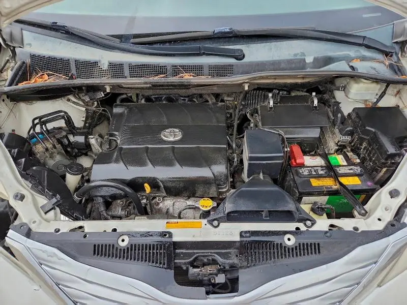 2012 TOYOTA SIENNA XLE  