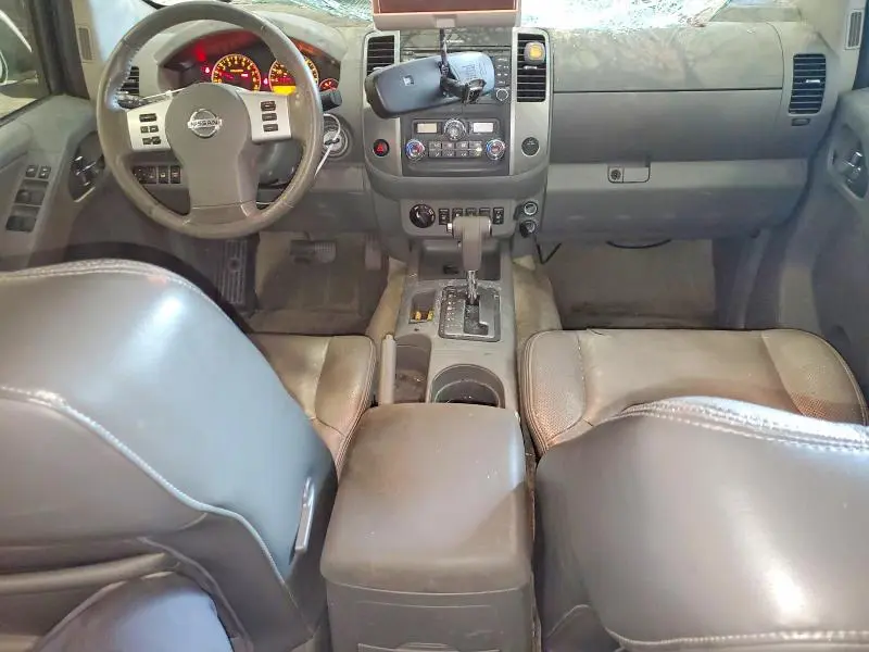 2015 NISSAN FRONTIER SL  