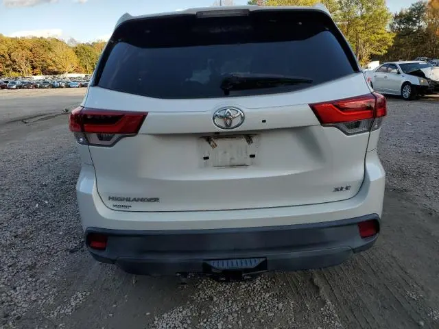 2018 TOYOTA HIGHLANDER SE  