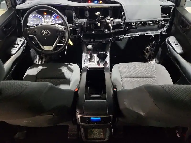 2018 TOYOTA HIGHLANDER LE  