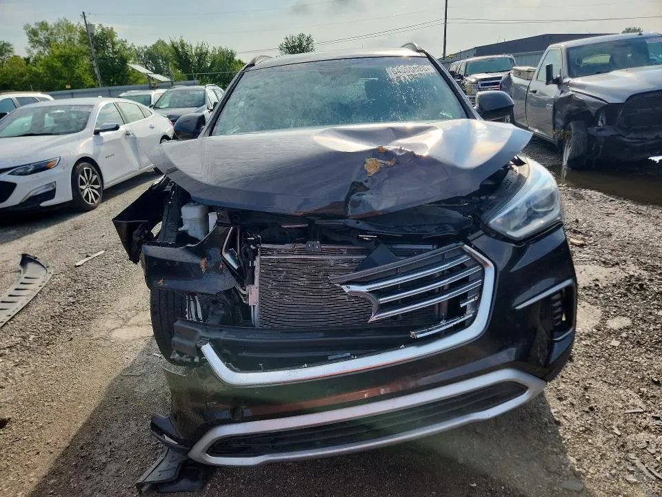 2018 HYUNDAI SANTA FE SE  