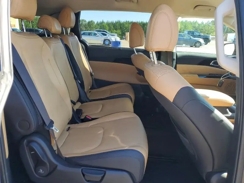 2024 KIA CARNIVAL EX  