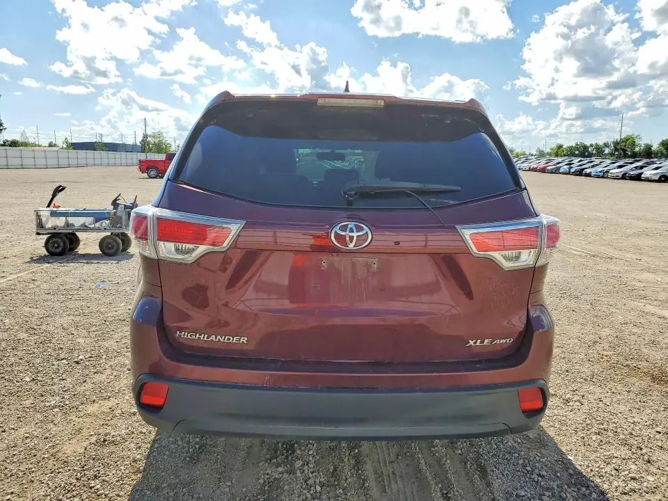 2015 TOYOTA HIGHLANDER XLE  