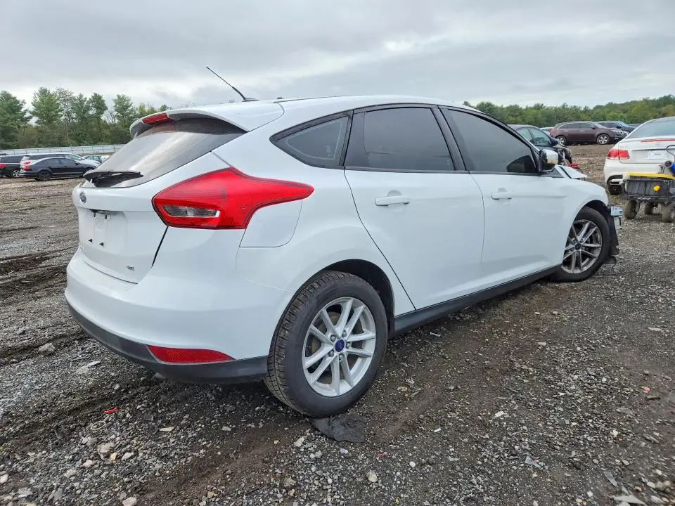 2017 FORD FOCUS SE  