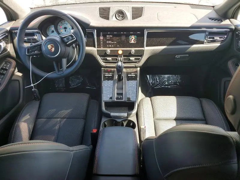 2026 PORSCHE MACAN BASE/T  