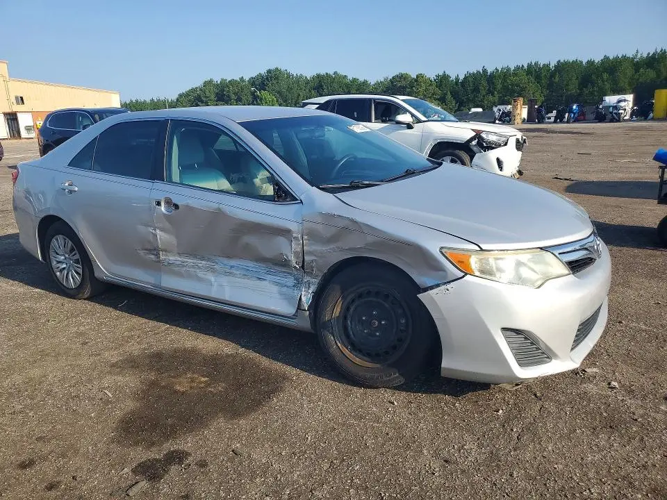 2014 TOYOTA CAMRY LE  